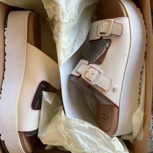 Ugg platform sandals size 7